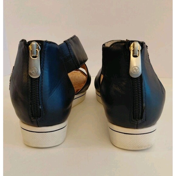 Adrienne Vittadini Sport Navy Blue Criss-Cross Sandals Size 8.5 - Picture 3 of 8